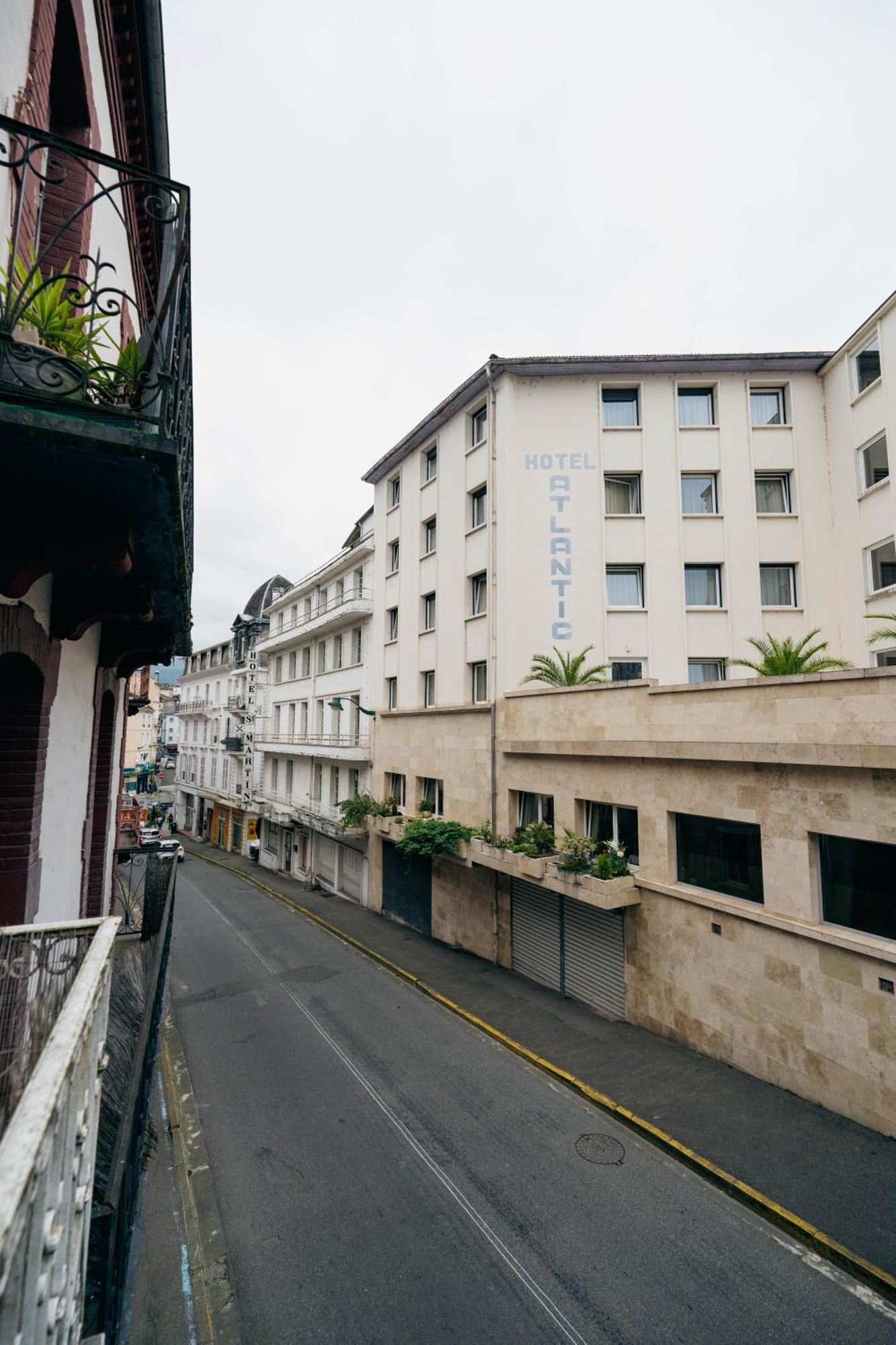 Le Sejour Cine-Proche Du Centre-Wifi-Parking Apartment Lourdes Exterior photo